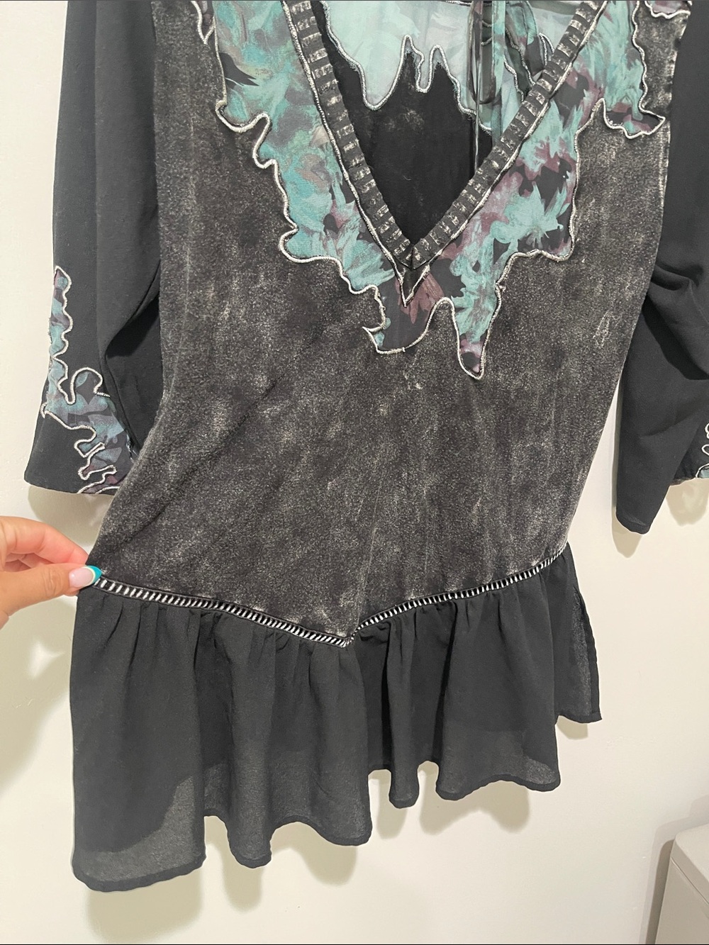 gimmicks by BKE Black Tunic - Picture 5 of 6